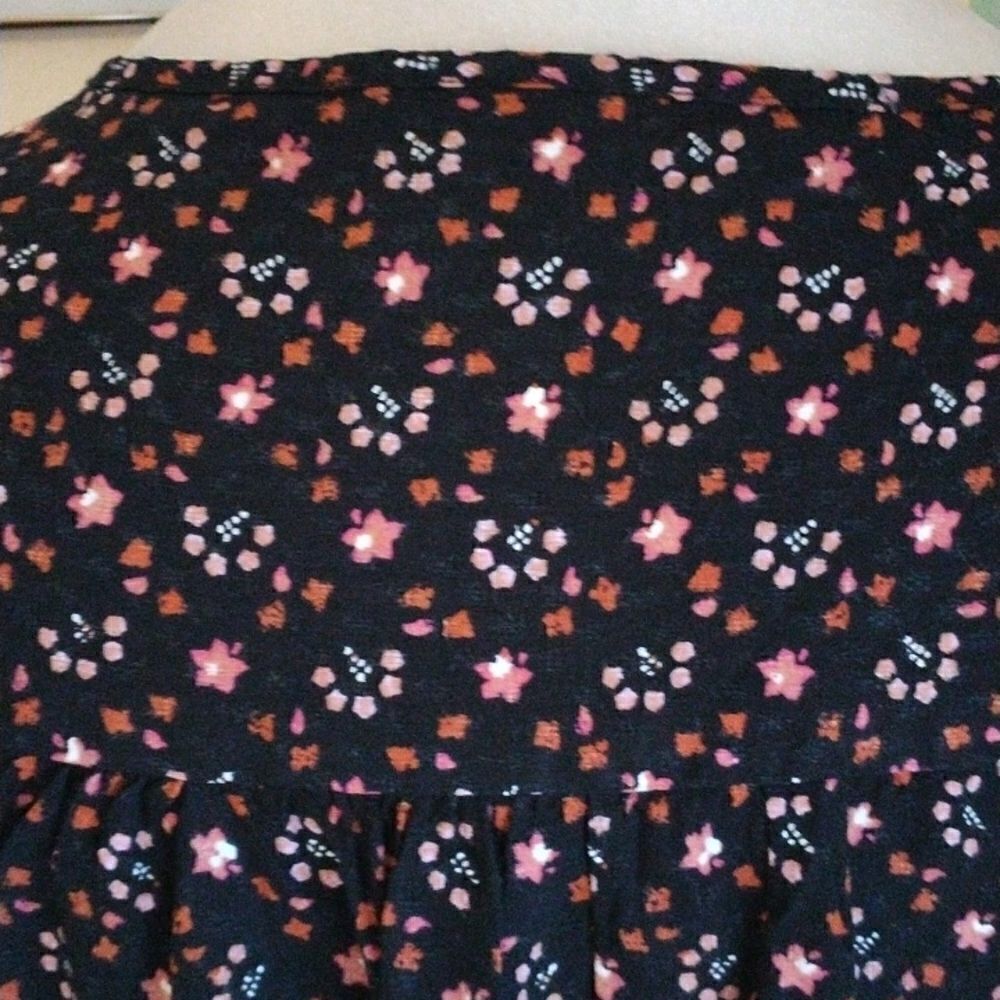Universal Thread Retro Floral Top - Picture 6 of 9